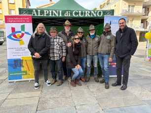 In piazza vicino all'Unione Italiana dei Ciechi e degli Ipovedenti - Curno